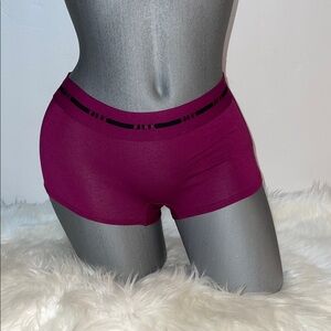 VICTORIAS SECRET PINK LOGO BOYSHORT PANTY UNDERWEAR. NWT